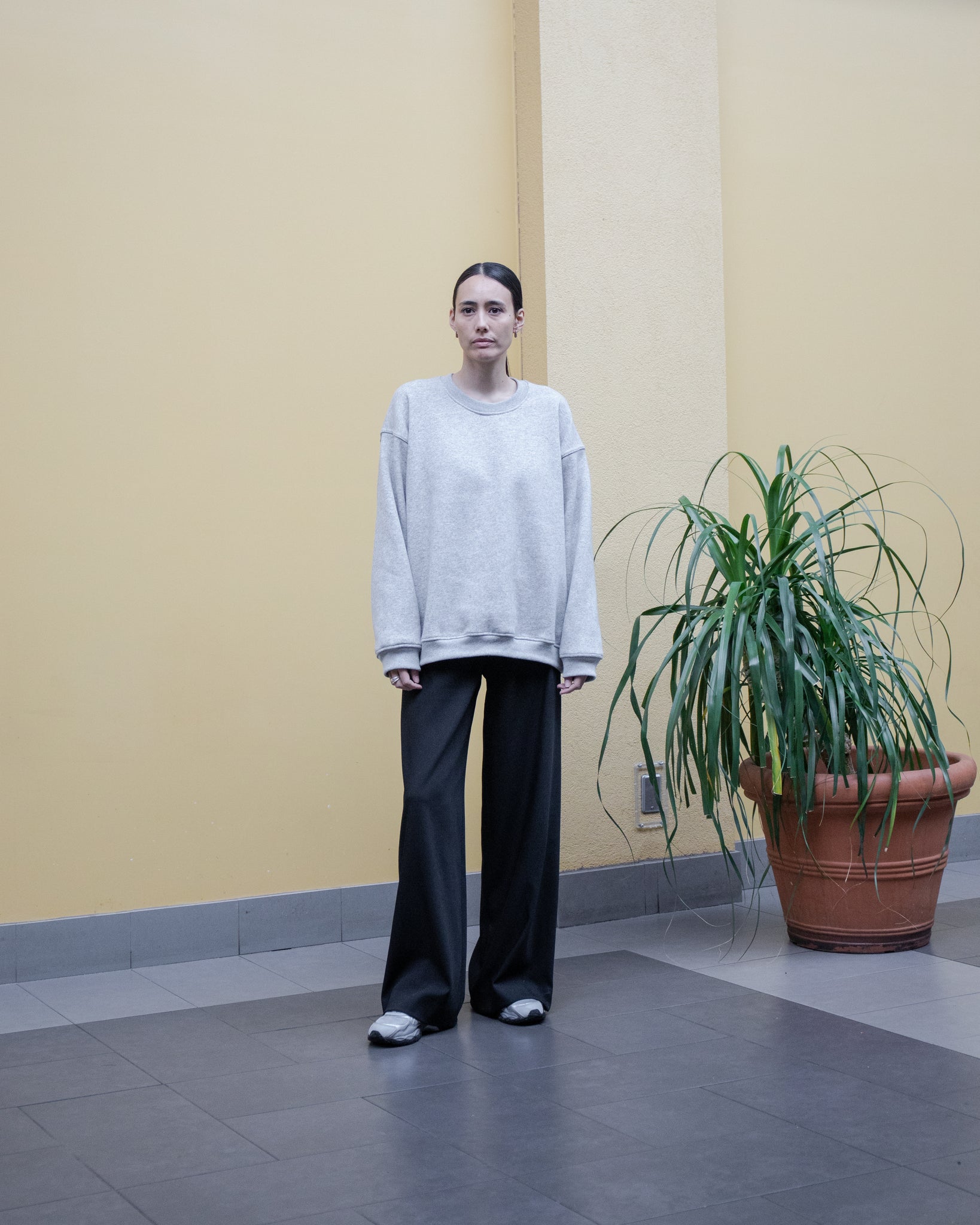 OVERSIZED SWEATSHIRT  —  GREY