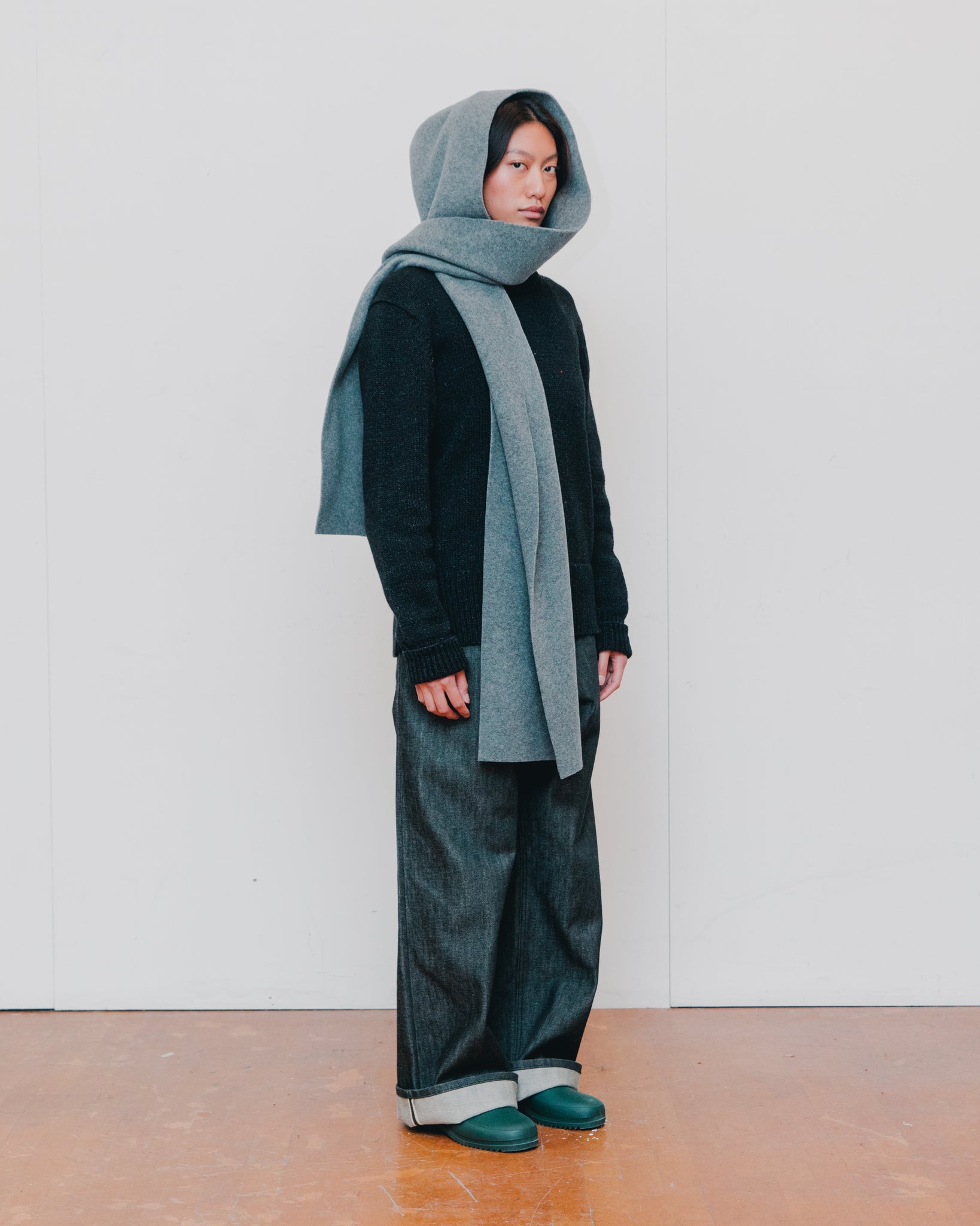 HOODED SCARF — GREY